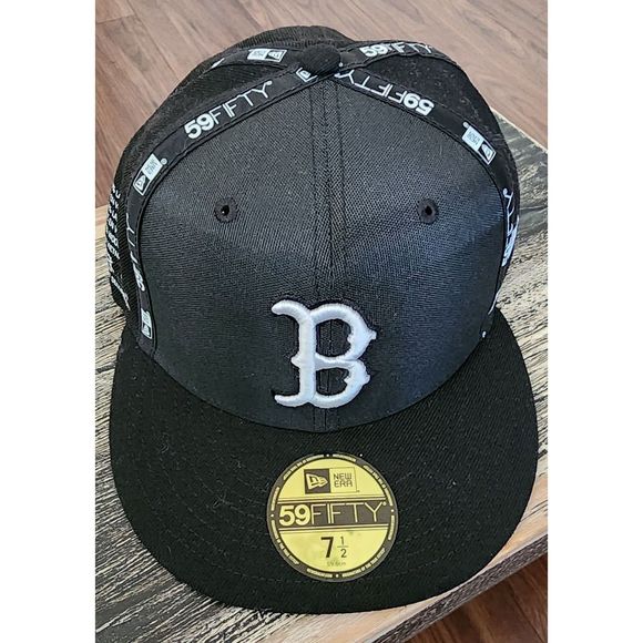 NWT - BOYS BOSTON CELTICS Inside Out New Era BlackWhite 9Fifty 6 7/8 FITTED Hat - Picture 1 of 9